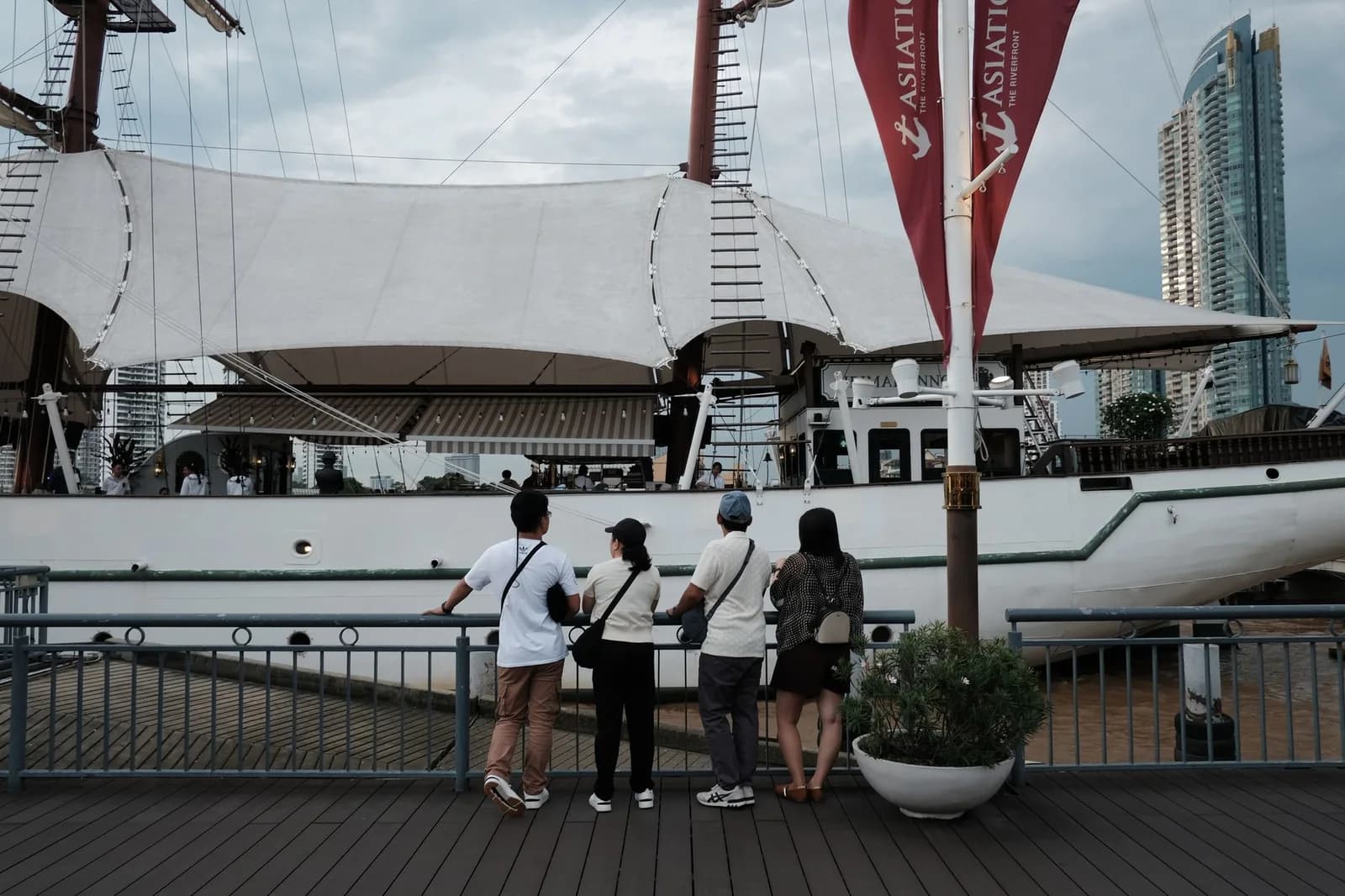 Loy Dream Rice Barge Cruise in Thailand